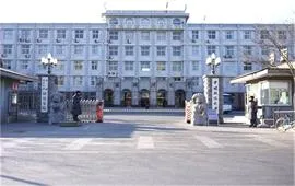 中国政法大学研究生院大门