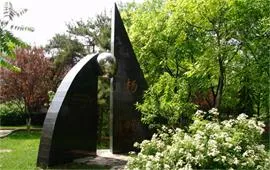 中国政法大学扬帆碑