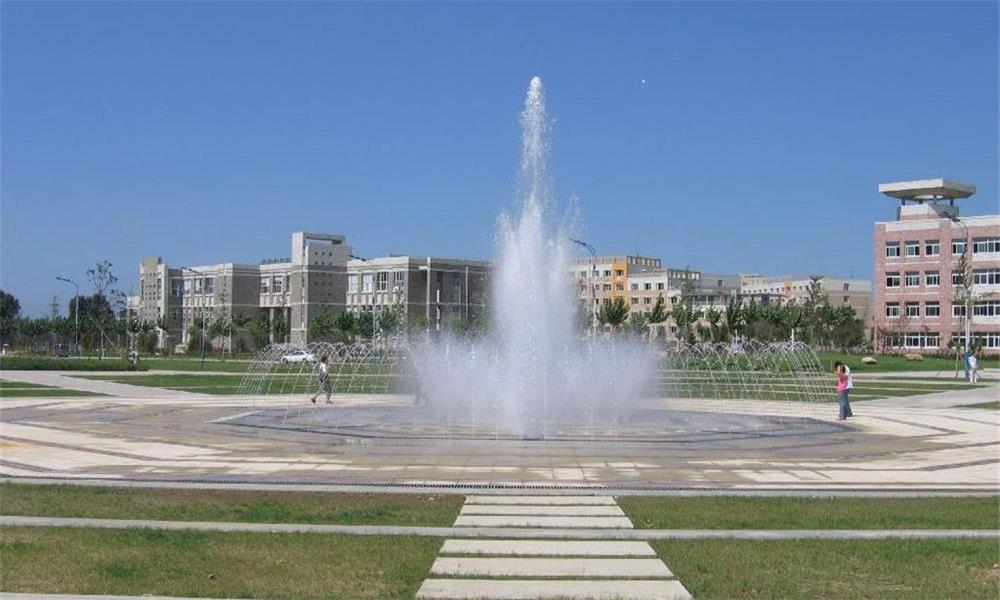 辽宁大学广场喷泉
