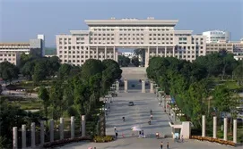 广西大学大门