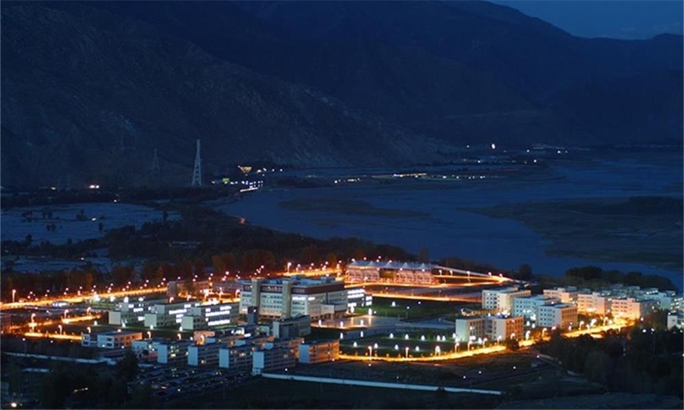 西藏大学夜景