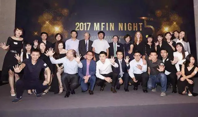 中国社会科学院研究生院-美国杜兰大学毕业生与教师合影5