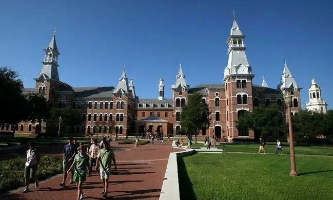 美国乔治福克斯大学校园一角