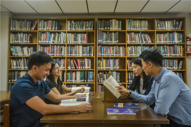 菲律宾国父大学图书馆图集2