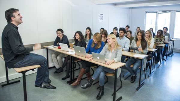 法国ESG高等商学院学生上课图集