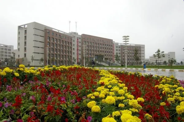 西安邮电大学长安校区基础教学楼