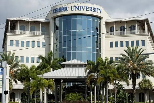 美国凯泽大学教学楼