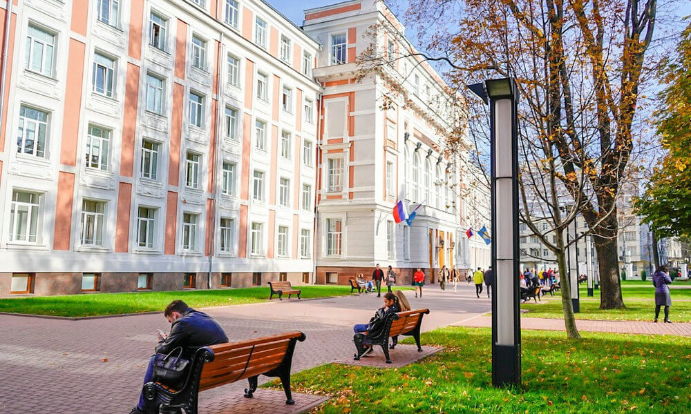 俄罗斯圣彼得堡国立工业技术与设计大学图书馆