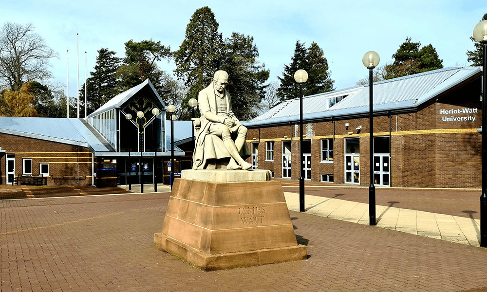 愛丁堡商學院雕像風光