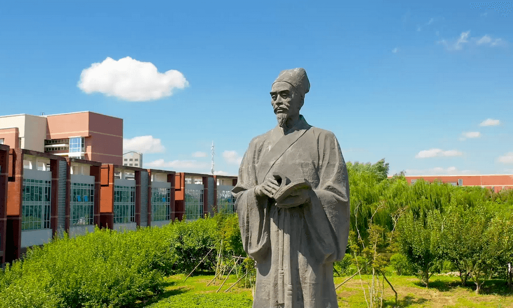 中国医科大学石像