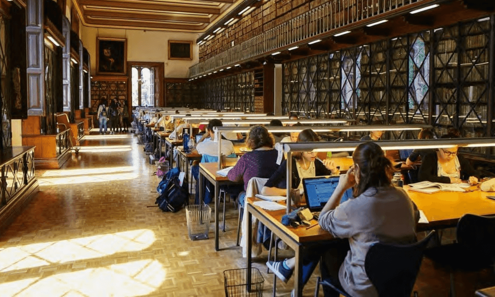 西班牙巴塞罗那大学图书馆