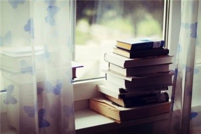 企业管理在职研究生的学费高吗？