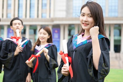 北航在職研究生學(xué)費多少錢？