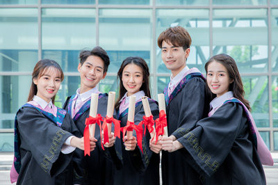 湖南师范大学在职研究生学费高吗?