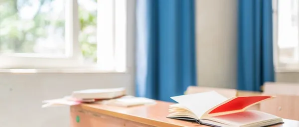 成人本科可以读西安电子科技大学在职研究生吗？