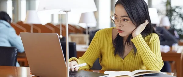 应届生可以报考宁波大学在职研究生吗？