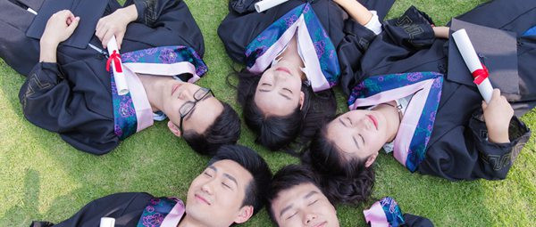 沈阳师范大学在职研究生上课方式是周六日吗？