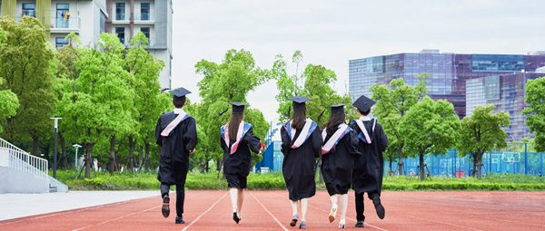 廈門大學(xué)在職研究生可以不考英語嗎？