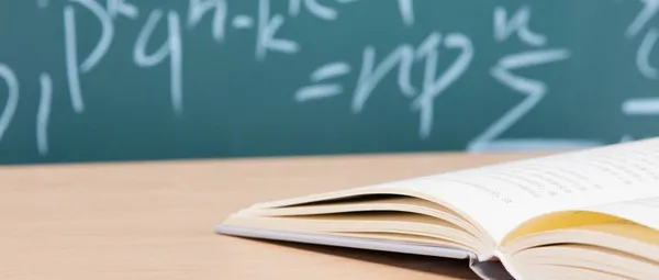 新乡医学院在职研究生每年什么时候报名？