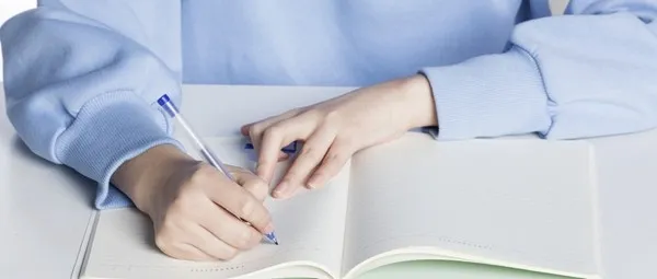 中南大学在职研究生一般几月份报名？