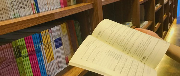 攻读天津大学在职研究生上课时间能自由选择吗？