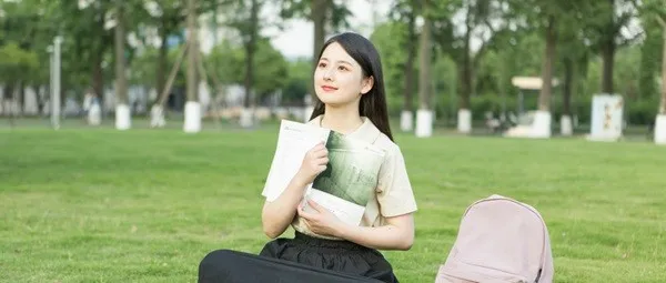 对外经济贸易大学在职研究生允许免试入学吗？