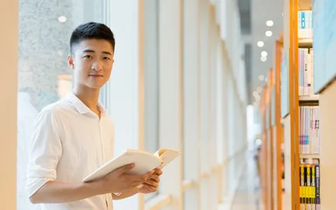 报考东北财经大学在职研究生对英语有要求吗？