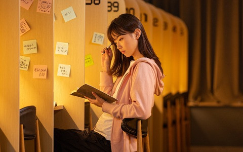 長江大學在職研究生學習期間能請假嗎？