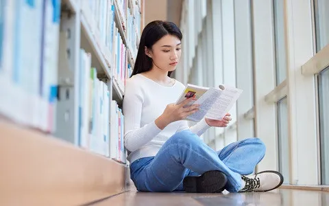 2023年华中科技大学在职研究生怎么报考？
