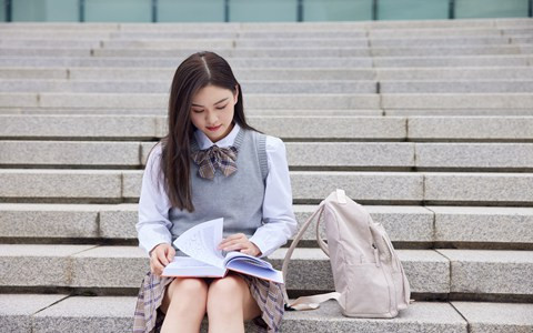 香港岭南大学国际硕士学费一年多少？