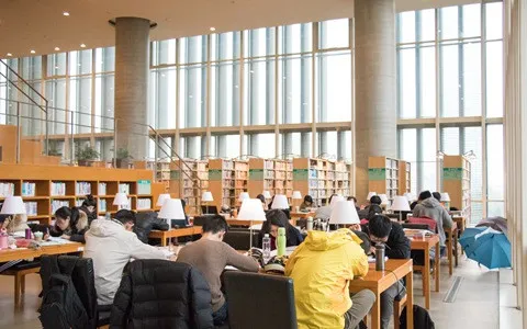 管理科学与工程在职研究生可以报考公务员吗？