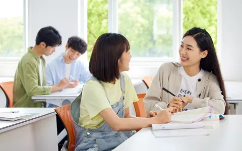 财政学在职研究生只能周末上课吗？
