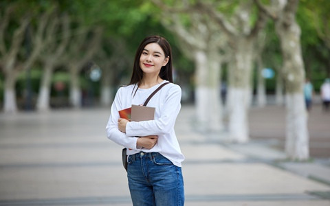读中南财经政法大学在职研究生可以获得双证吗？