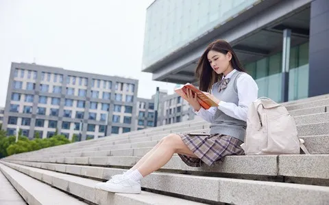 心理学在职研究生学费一年多少钱？