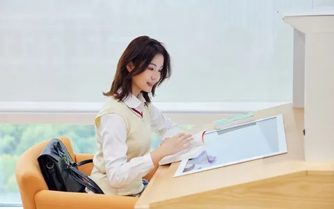 华东师范大学在职研究生要求四六级吗？