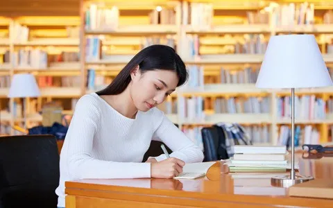 中山大学药学在职研究生学费多少？