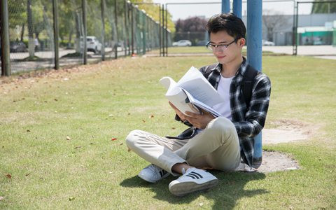 报考河北工程大学农业在职研究生在几月份？