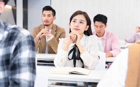 非全日制研究生去学校上课