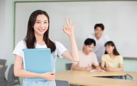 专升本后能报考华东师范大学在职研究生吗？