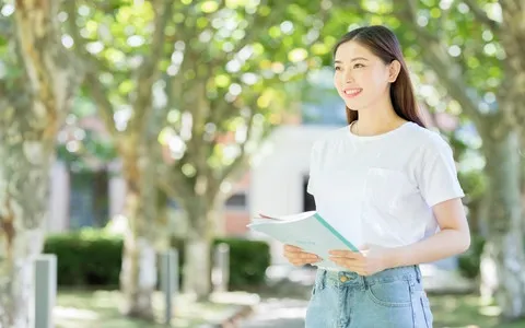 公务员能考天津大学在职研究生吗？好考吗？