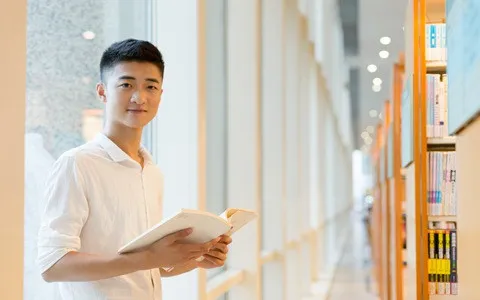 中南大学在职研究生上课方式是什么？需要到校上课吗？