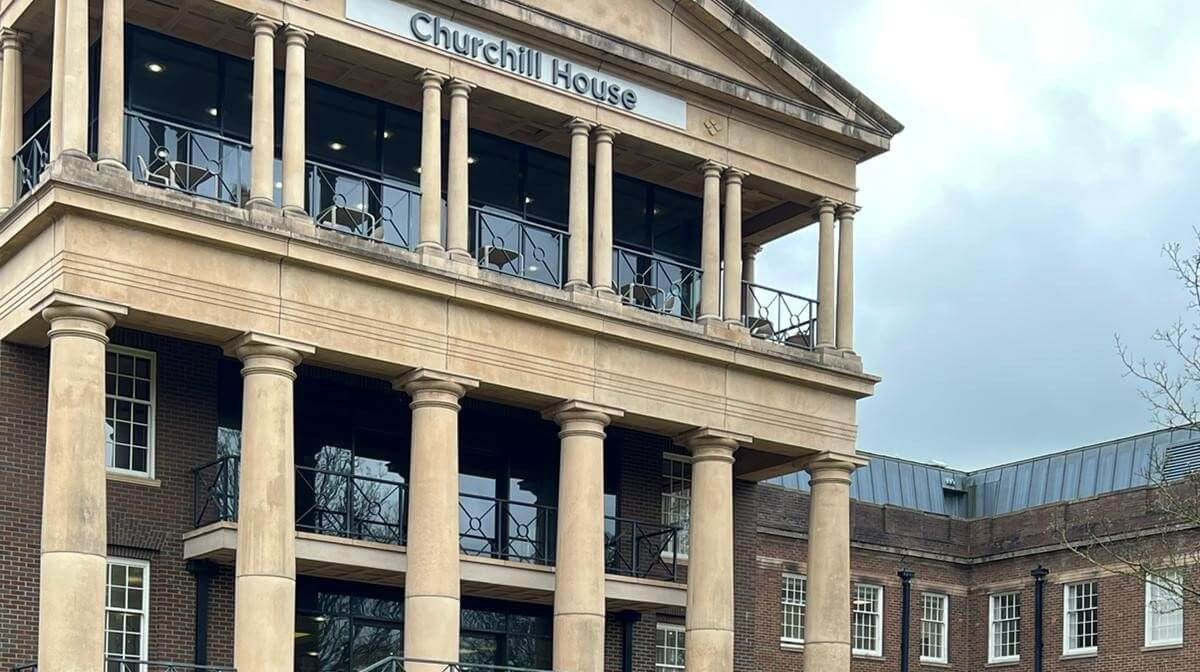 英国切斯特大学标志建筑