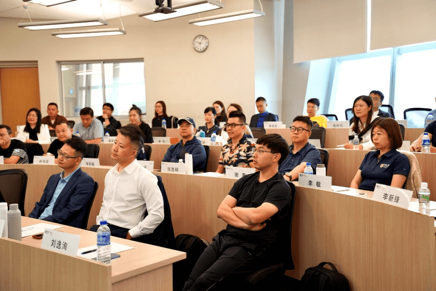 国大中文EMBA 11月学段课堂报道