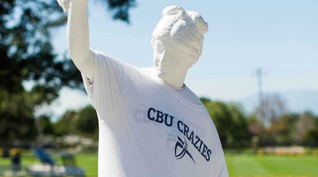 美国加州浸会大学校园雕像