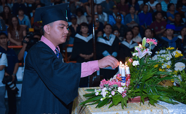 菲律宾凯迪雷拉大学毕业典礼