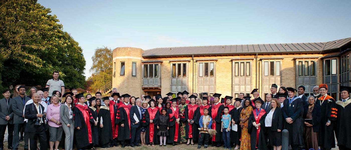 英国温布尔大学毕业合照