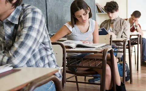 英国桑德兰大学国际硕士报名时间是什么时候？