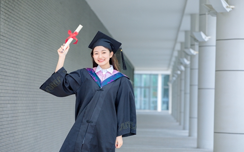 中央蘭開夏大學在職研究生學費多少錢？