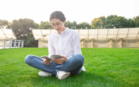 山东建筑大学在职研究生学费一年多少钱？
