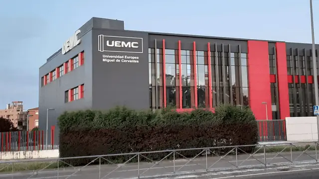 欧洲塞万提斯大学